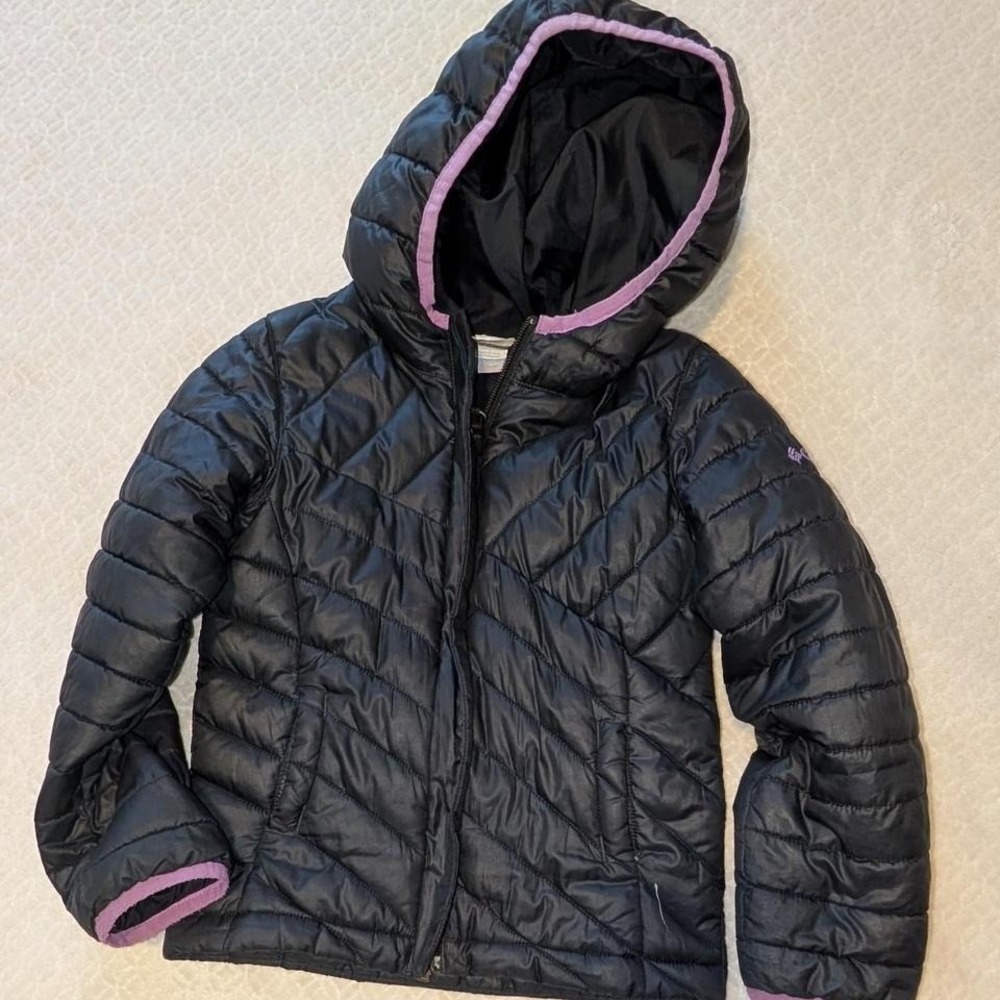 Black Columbia puffer coat for winter with pink accents for Youth XXS